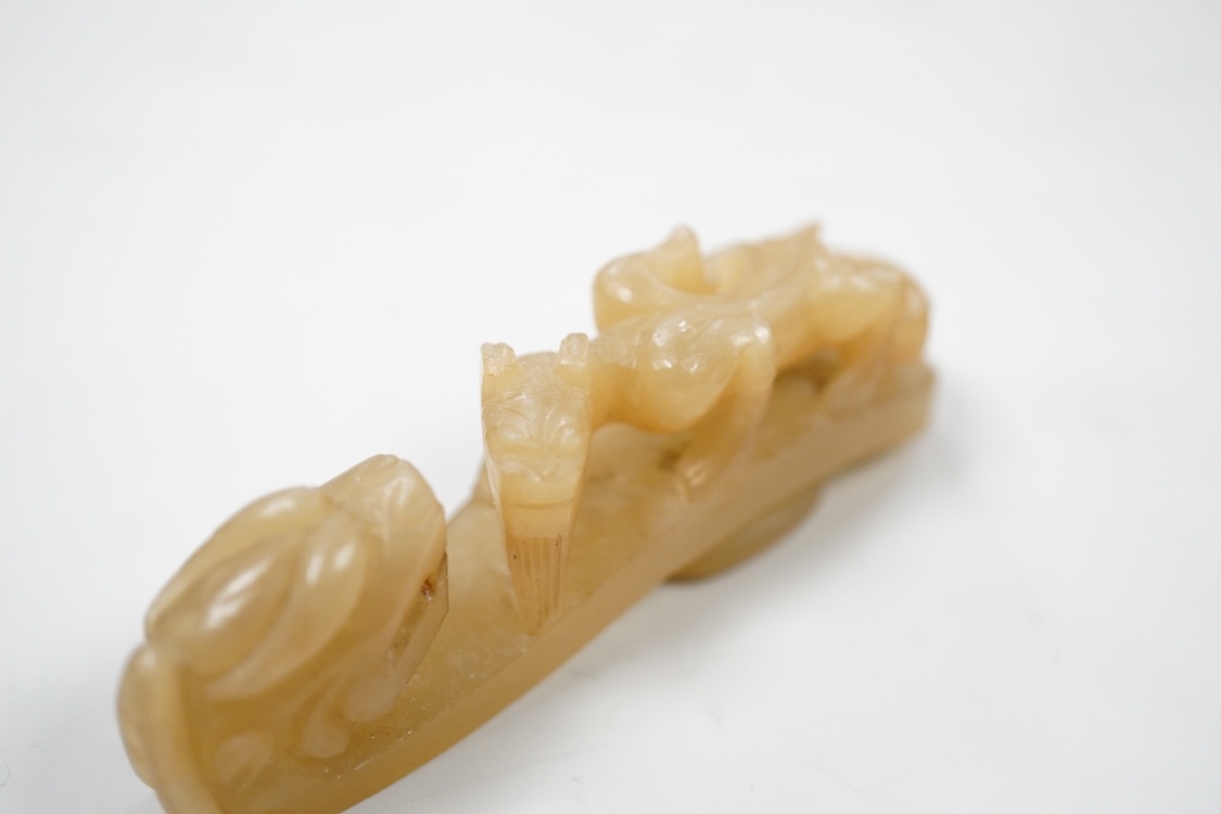 Two Chinese jade carvings, longest 8cm